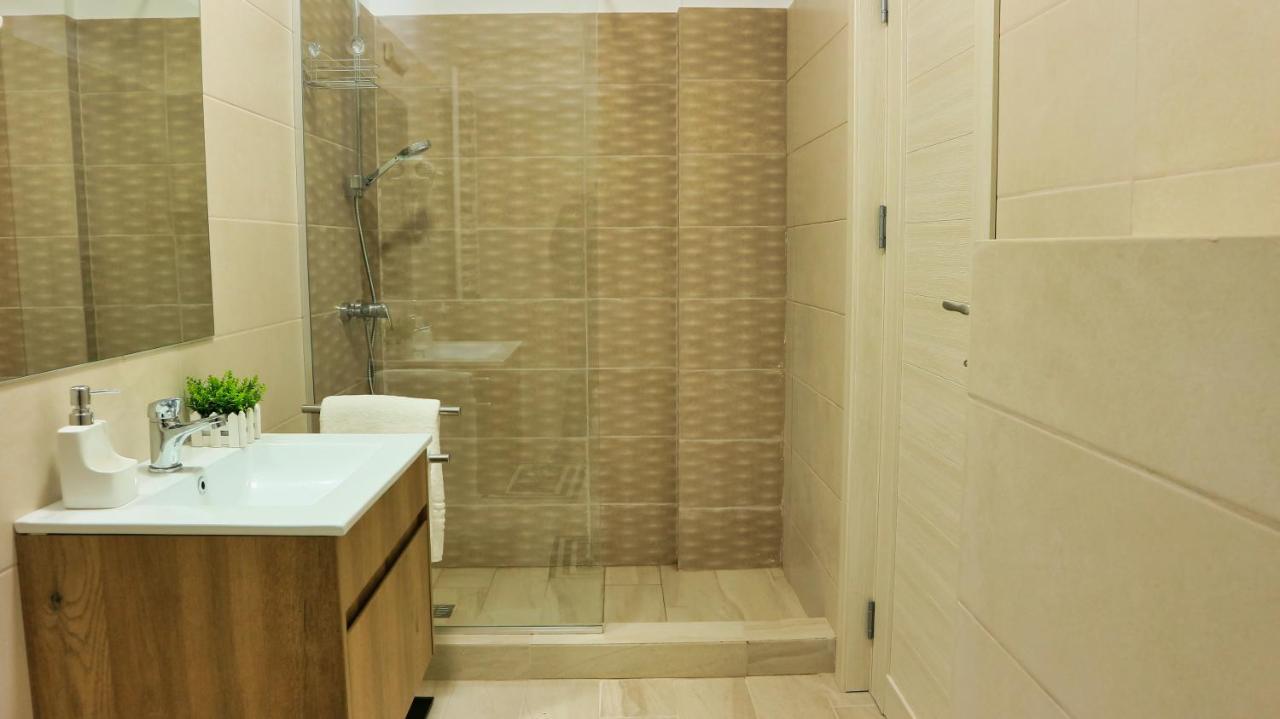 Apartament Cozy Flowers - Fast Wi-fi & Washer-dryer Brașov